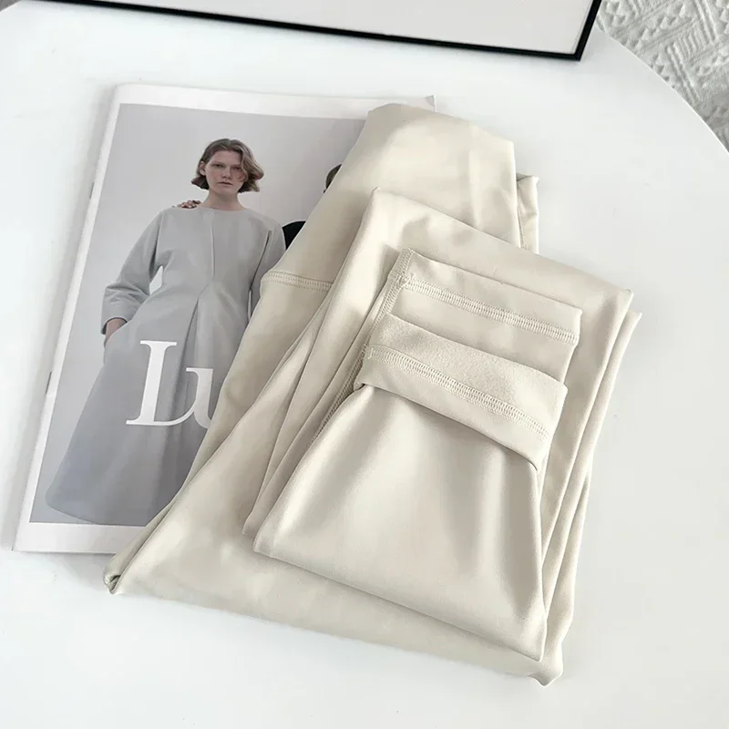 Damskie legginsy sportowe z wysokim stanem Biały