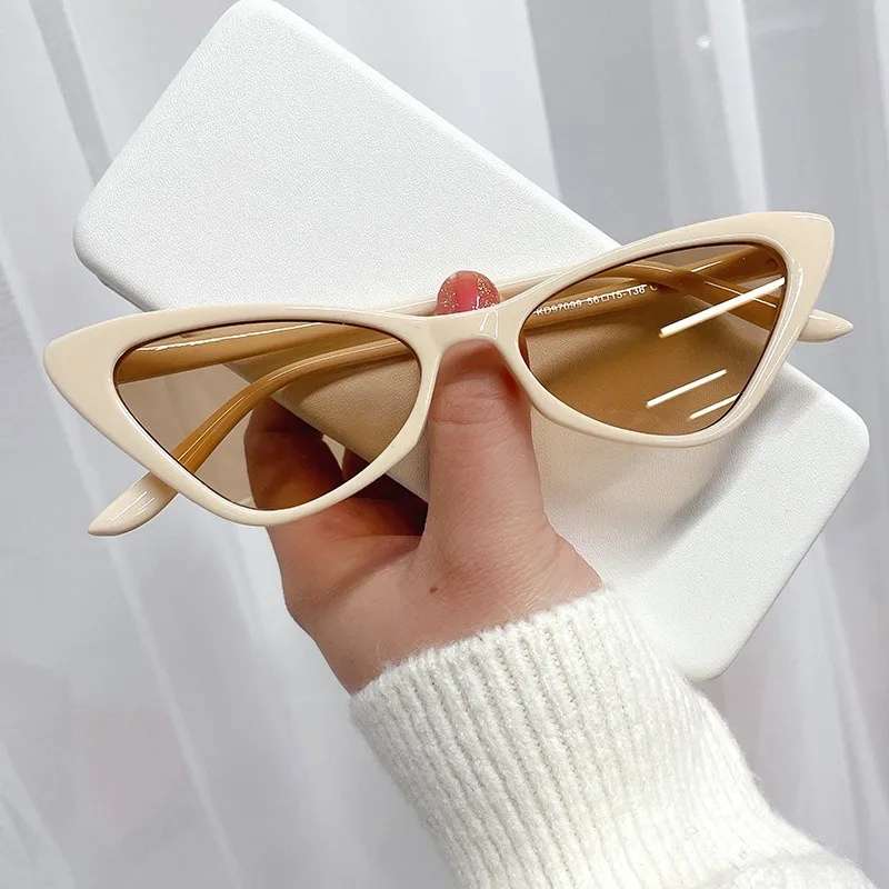 Damskie okulary kocie oko - małe, w stylu retro Szary