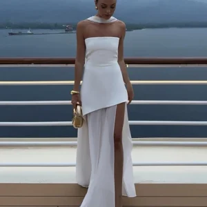 Elegancka długa sukienka gorsetowa bez ramiączek z tiulem Biały