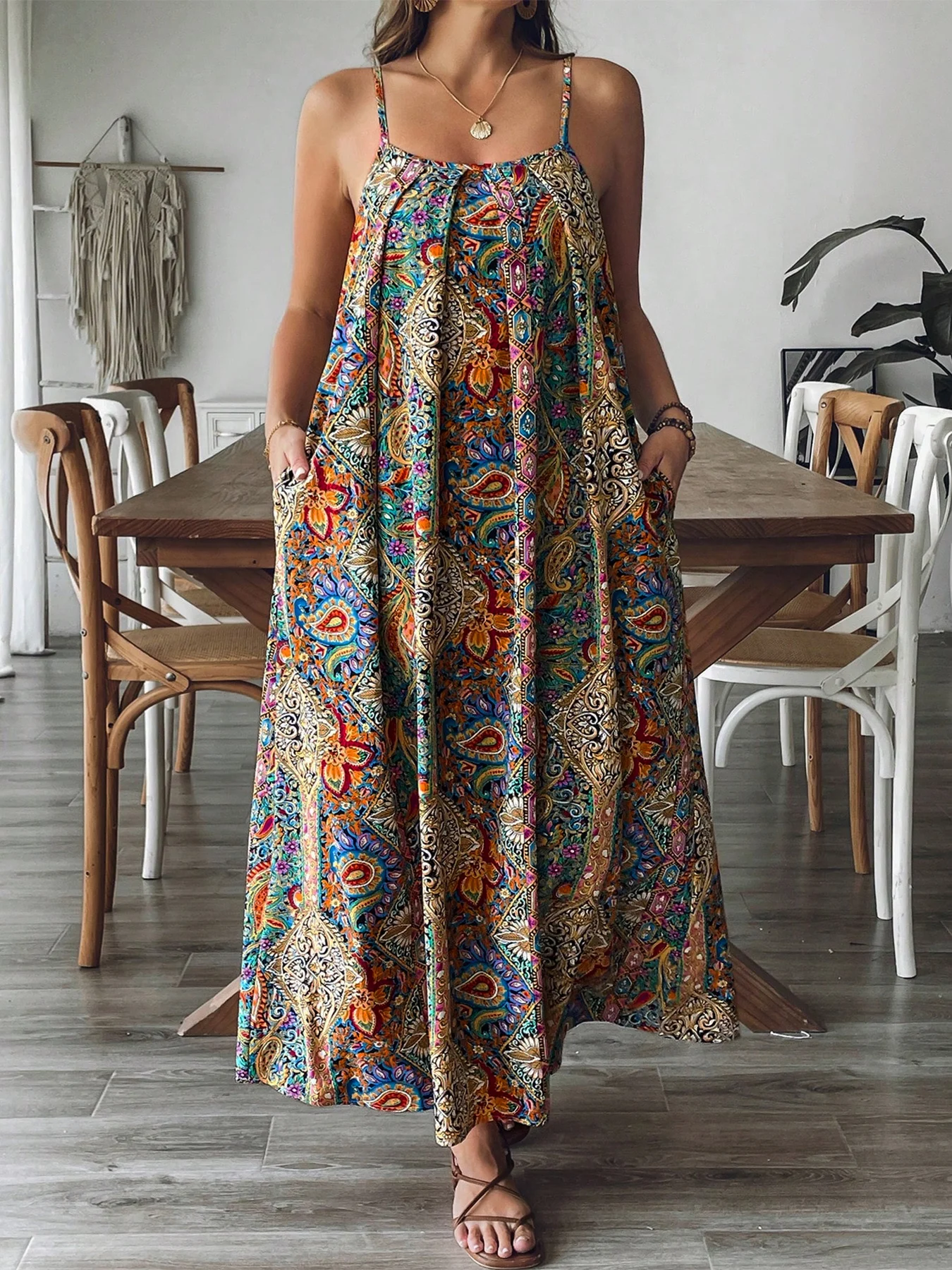 Długa sukienka maxi w kwiaty boho plus size Wielo