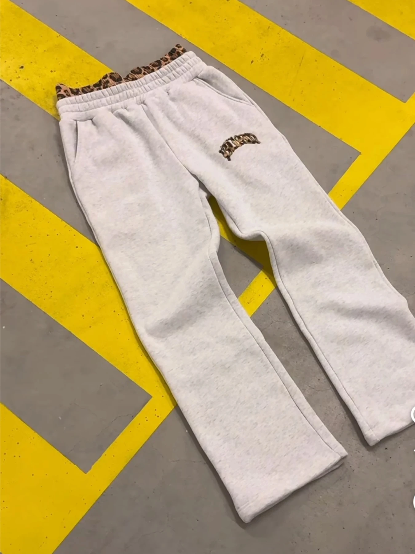 Dres z kapturem w panterkę unisex Pants