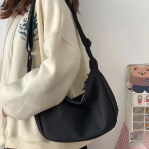 Duża torba przez ramię Harajuku – crossbody bag o dużej pojemności Czarny