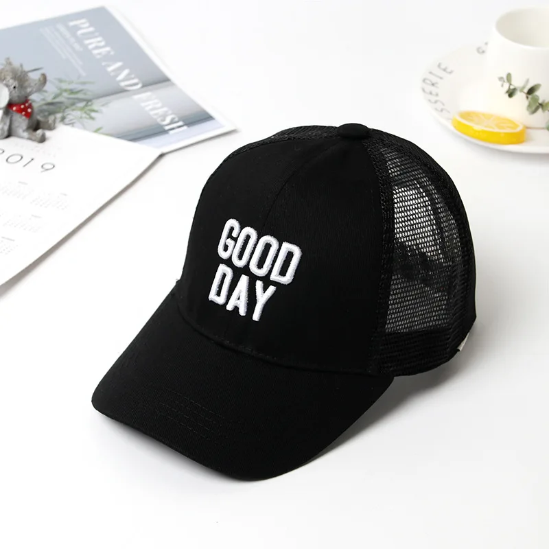 Dziecięca czapka z daszkiem z haftem dla chłopca i dziewczynki Good day 001