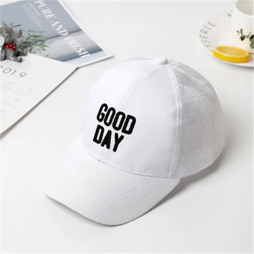 Dziecięca czapka z daszkiem z haftem dla chłopca i dziewczynki Good day 002