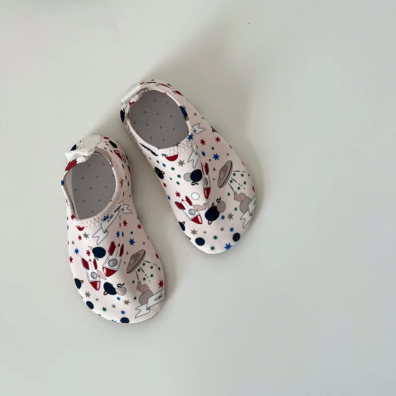 Dziecięce buty do wody antypoślizgowe z motywem Space