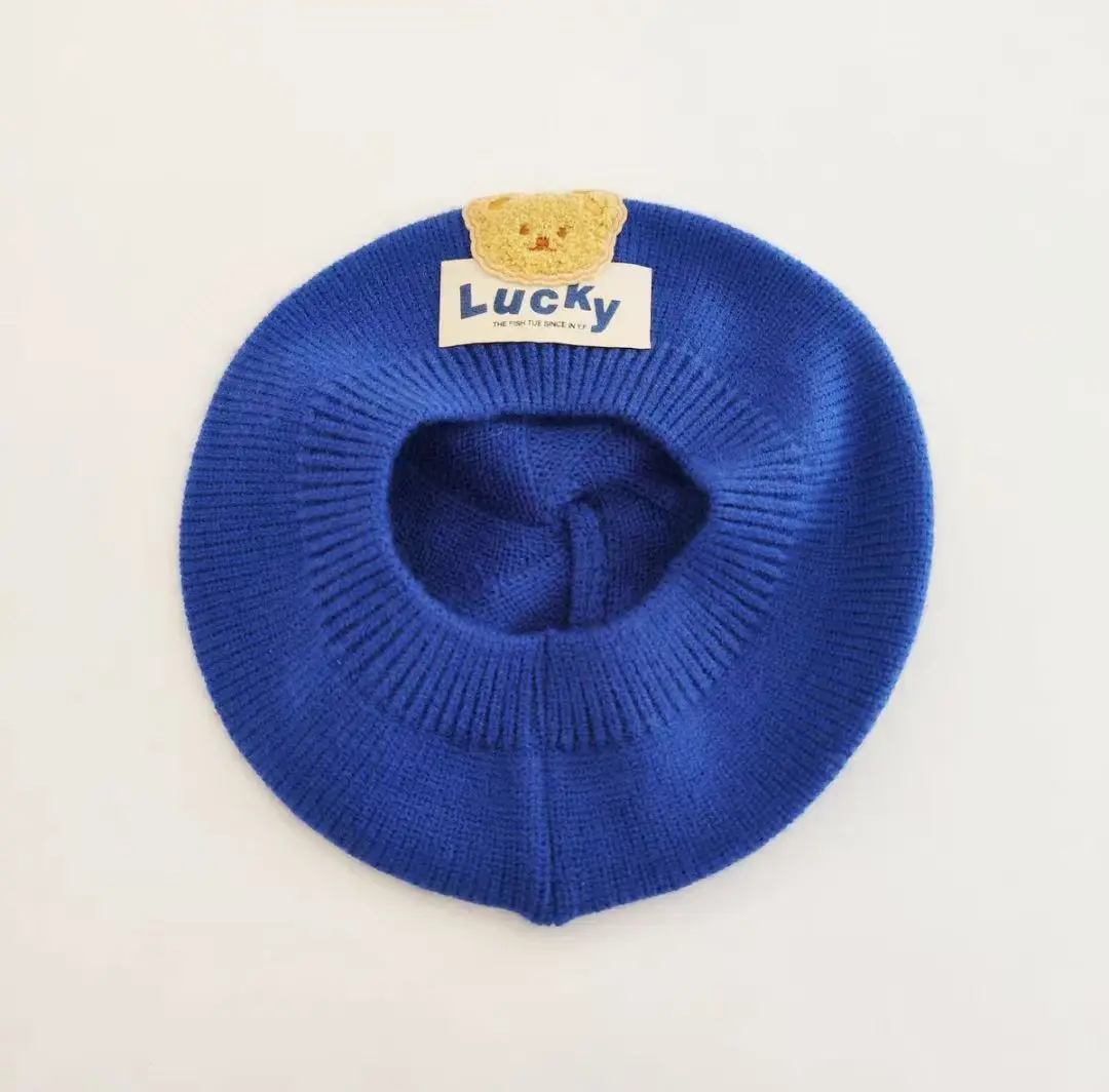 Dziecięcy beret zimowy z dzianiny dla dziewczynki Style 21