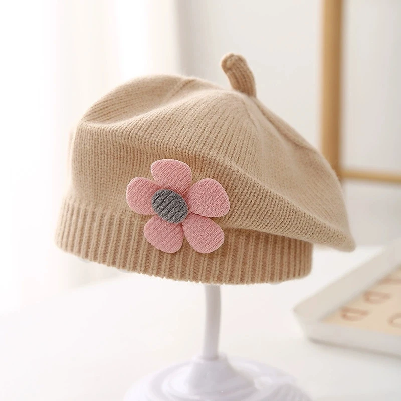 Dziecięcy beret zimowy z dzianiny dla dziewczynki Style 34