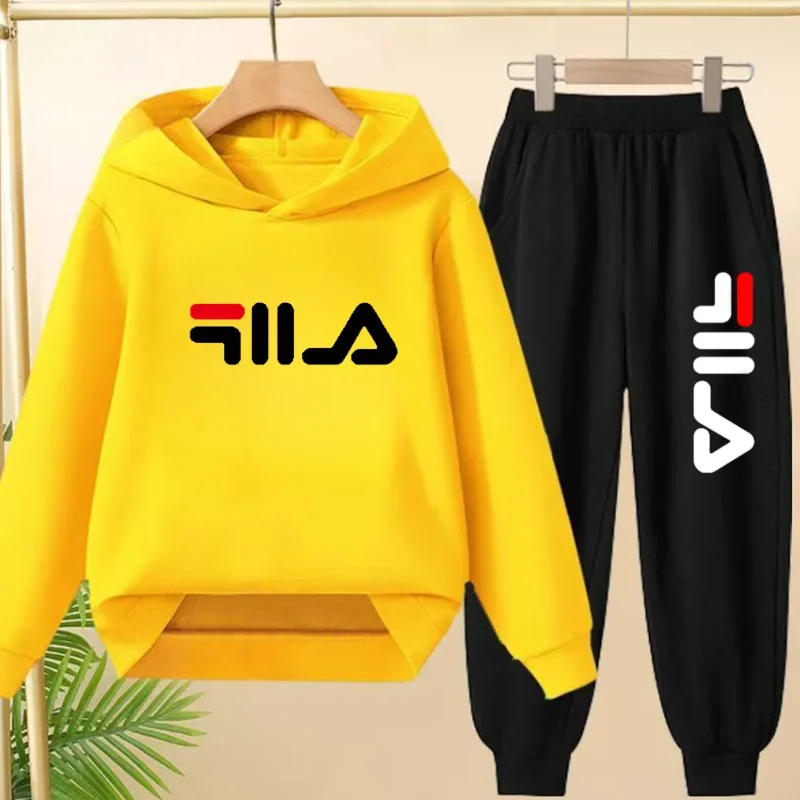 Dziecięcy dres jesienny – bluza z kapturem i spodnie 7