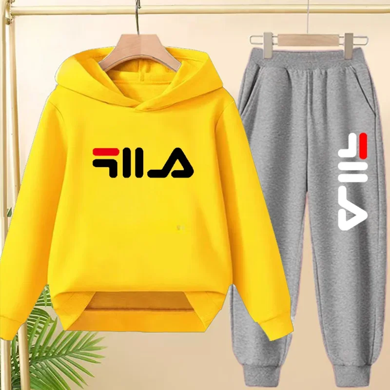 Dziecięcy dres jesienny – bluza z kapturem i spodnie 8