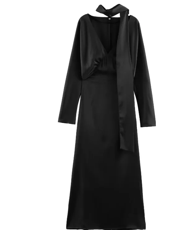 Elegancka sukienka maxi z dekoltem w serek i szalikiem Czarny
