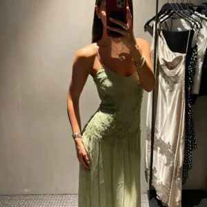 Elegancka sukienka maxi z koronką i cekinami na ramiączkach Zielony