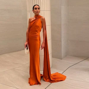 Elegancka sukienka maxi na ramiączkach z wstążką – dopasowana, bez pleców Pomarańczowy
