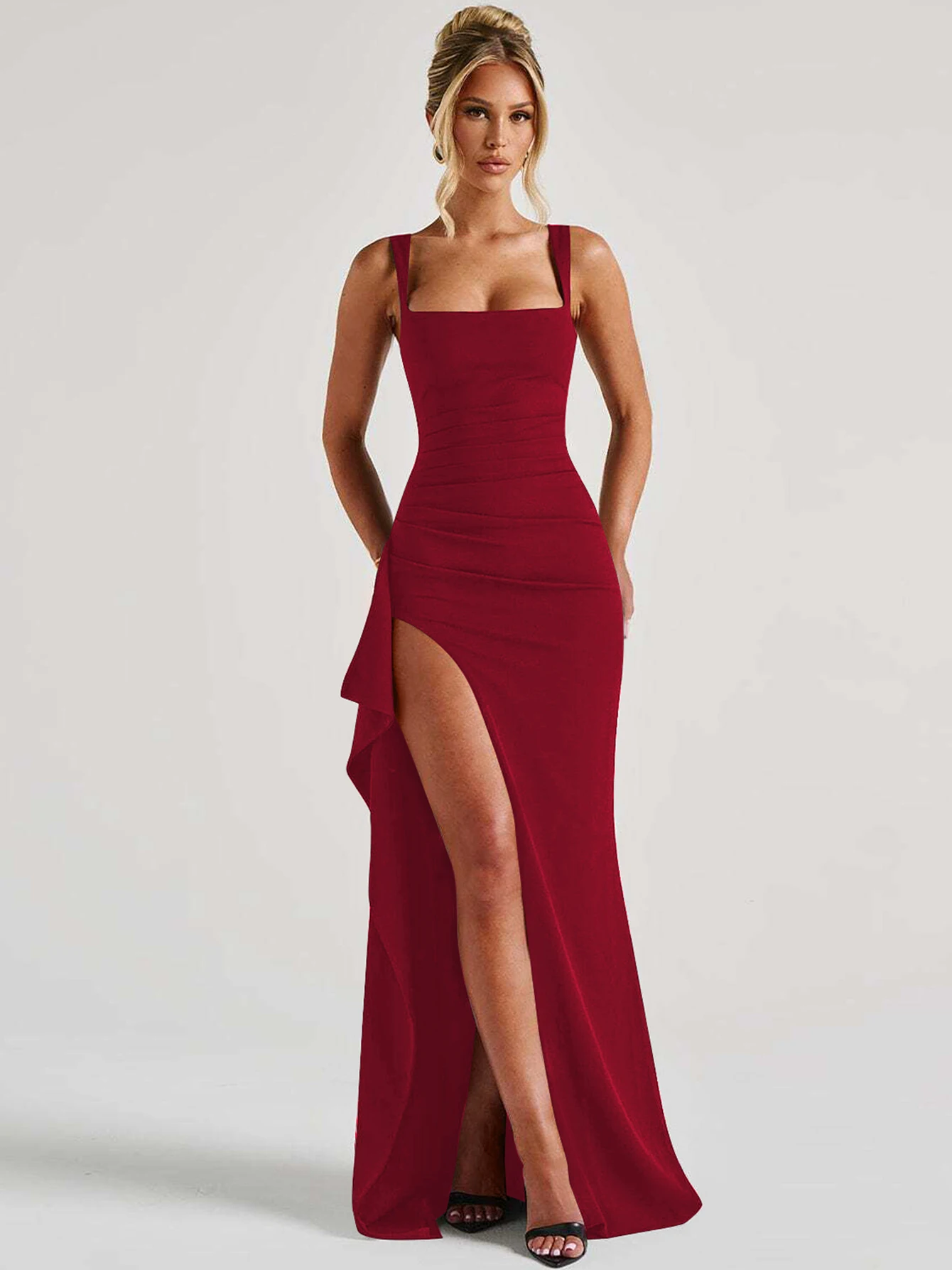 Elegancka sukienka maxi na ramiączkach z rozcięciem Czerwony