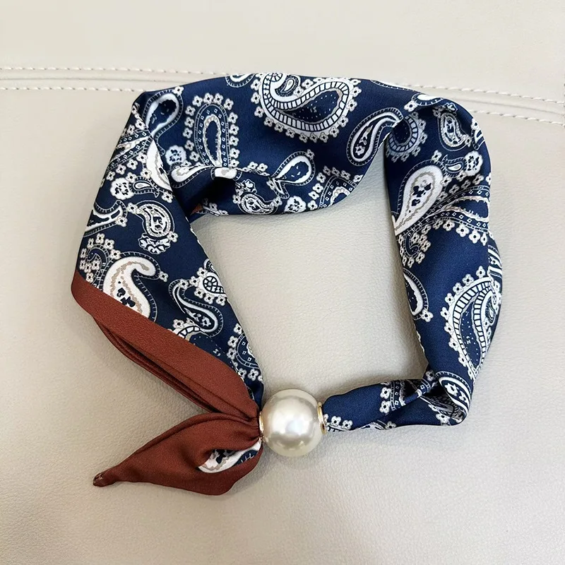Elegancki szal z perłą i magnetycznym zapięciem 06