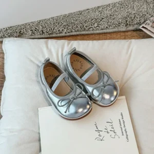 Eleganckie buty dla dziewczynki z kokardką Srebrny