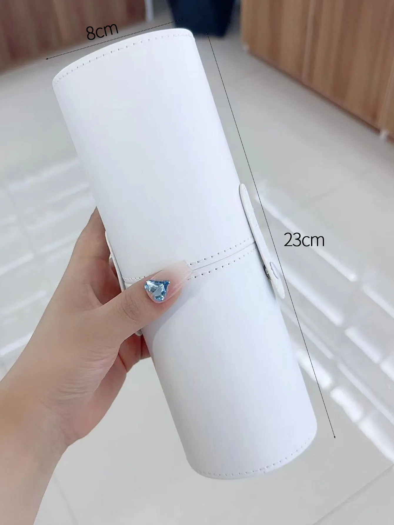 Etui na pędzle do makijażu - pojemny organizer w kształcie cylindra Biały