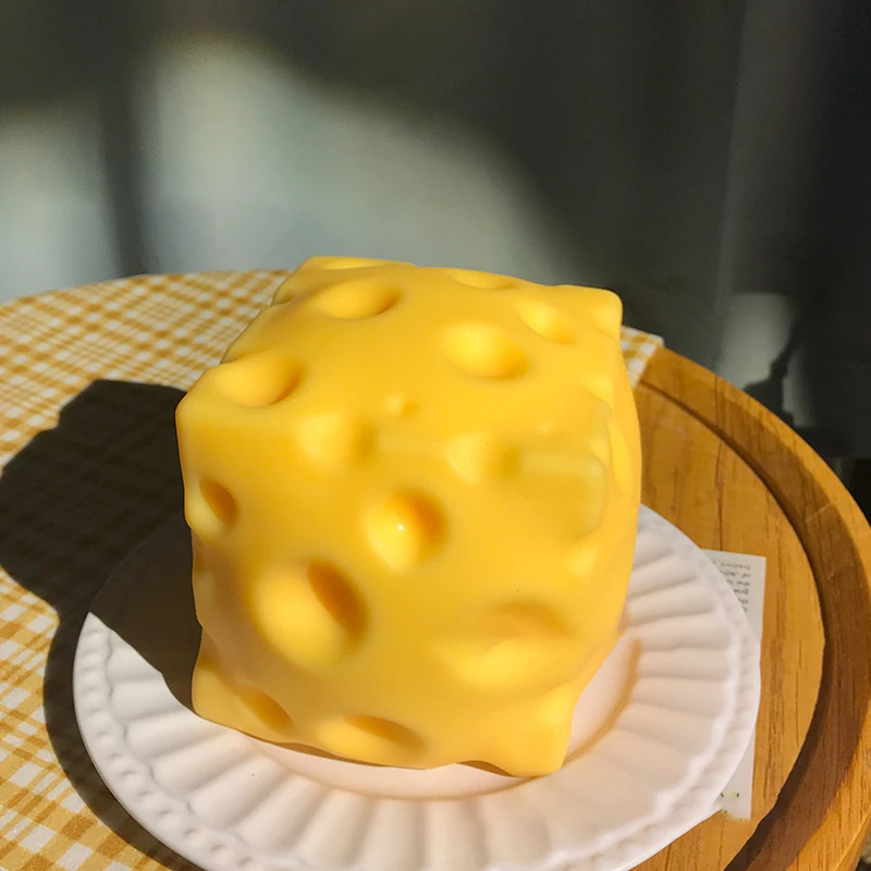 Gniotek ser squishy – zabawka antystresowa do ściskania Jasnoszary