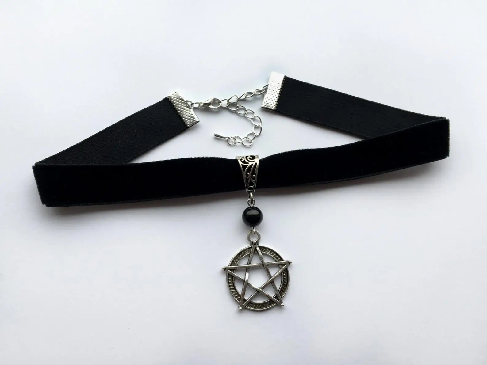 Gotycki choker aksamitny z pajęczyną i pająkiem A