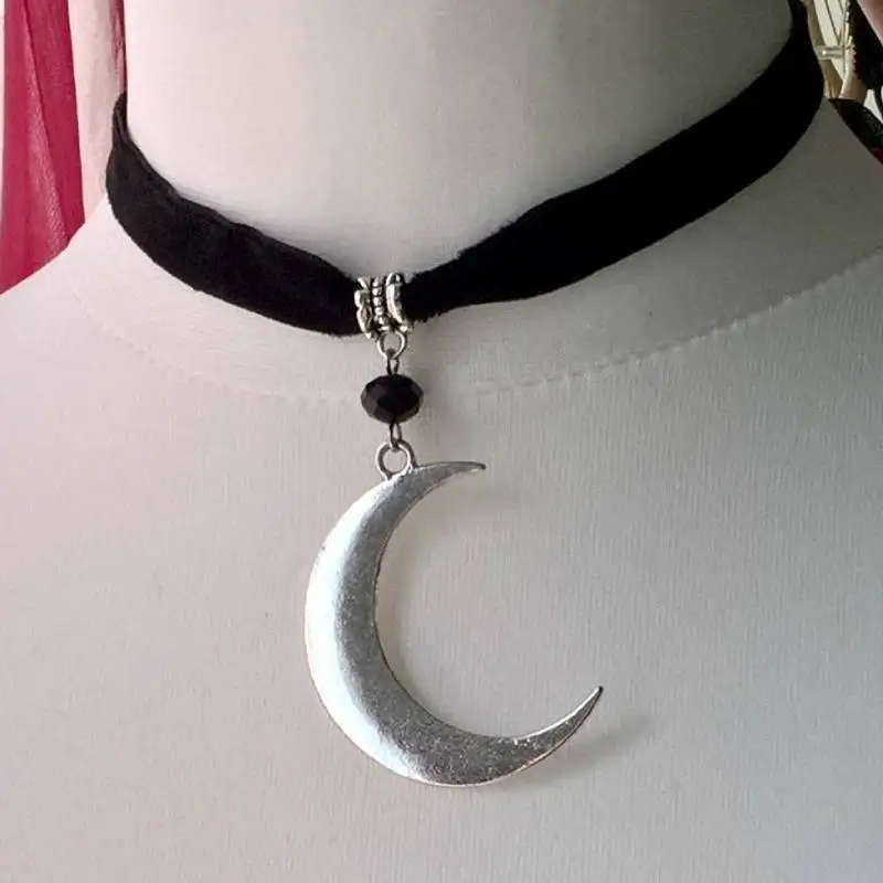 Gotycki choker aksamitny z pajęczyną i pająkiem A5