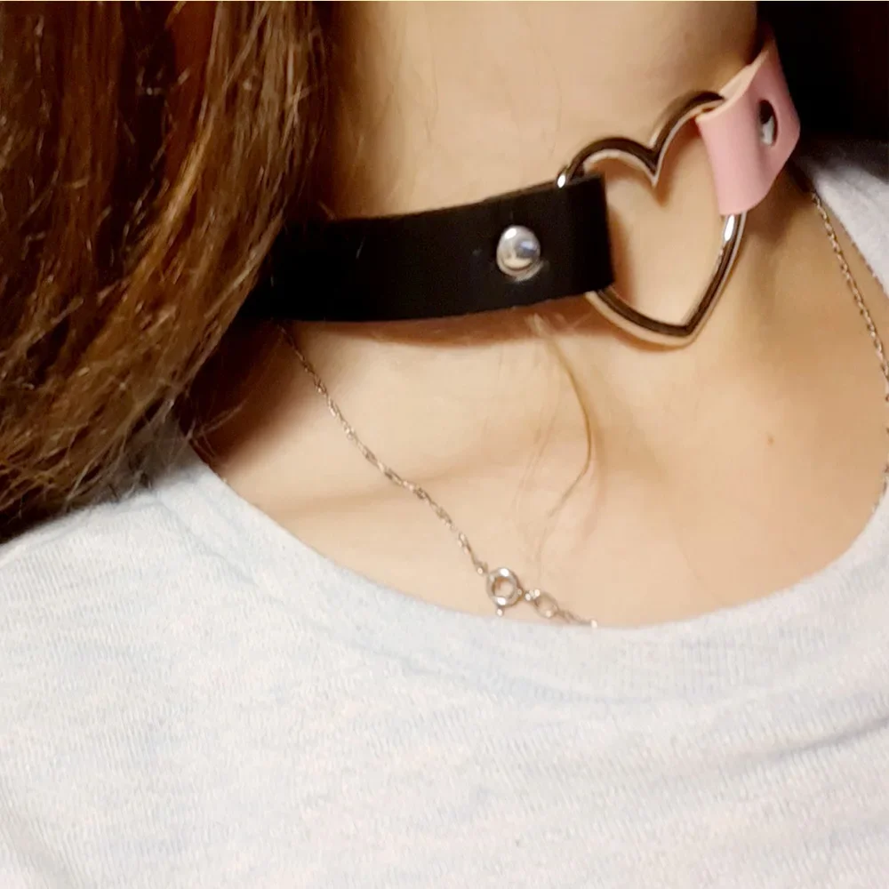 Gotycki choker z sercem i kłódką – punk skórzany kołnierz Pgxlx01bkfh