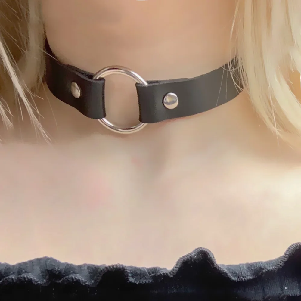 Gotycki choker z sercem i kłódką – punk skórzany kołnierz Pgxlx03bkh