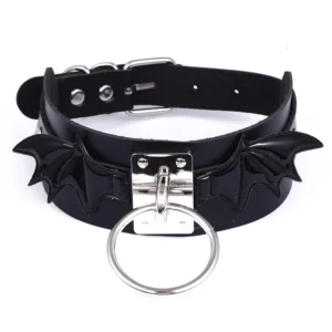 Gotycki czarny choker z skrzydłami nietoperza i sercem Czarny