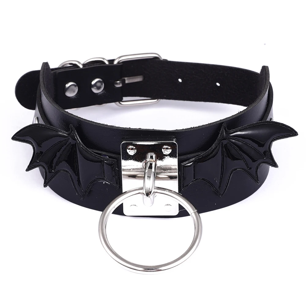 Gotycki czarny choker z skrzydłami nietoperza i sercem Czarny
