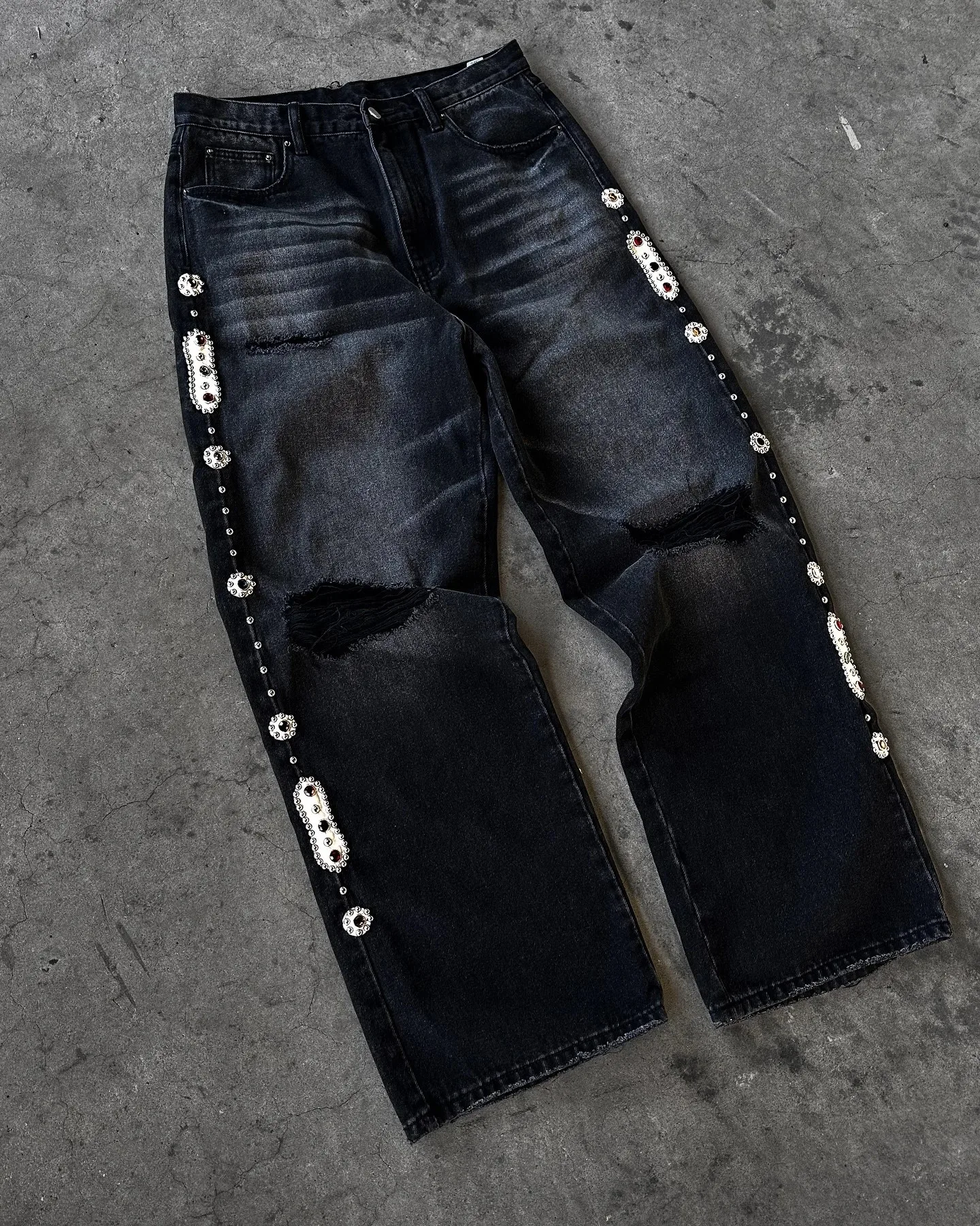 Gotyckie jeansy z haftem diamentowym rozkloszowane vintage Y2K Ciemnoszary