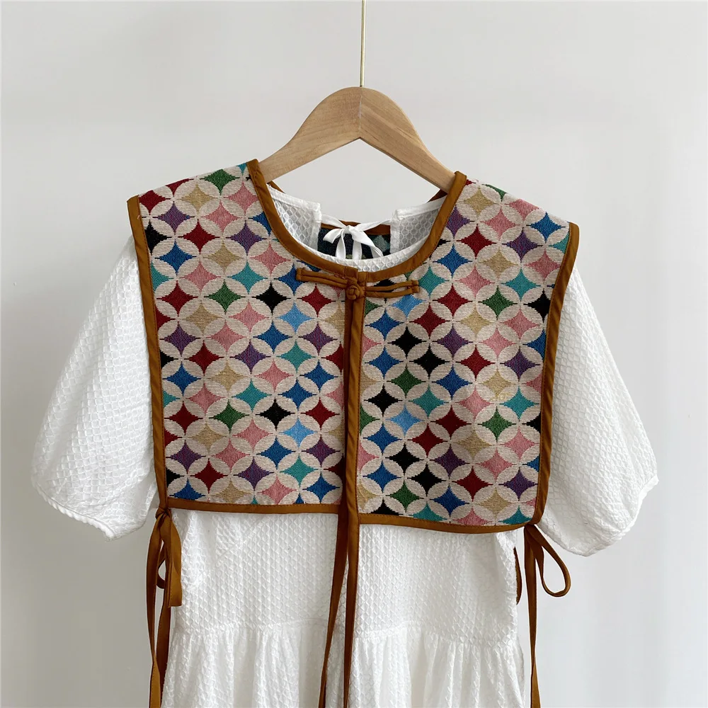 Haftowana kamizelka damska sznurowana w stylu vintage Brązowy