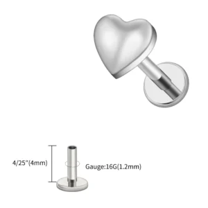 Kolczyk Labret tytanowy ASTM F136 z sercem i płaskim tyłem – 16G do piercingu Kolor jasnożółtego złota