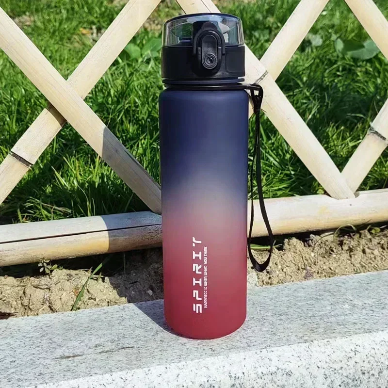 Kolorowa plastikowa butelka sportowa 500–1000 ml do fitnessu Różowy