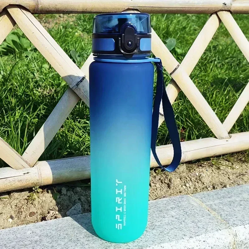 Kolorowa plastikowa butelka sportowa 500–1000 ml do fitnessu żółty