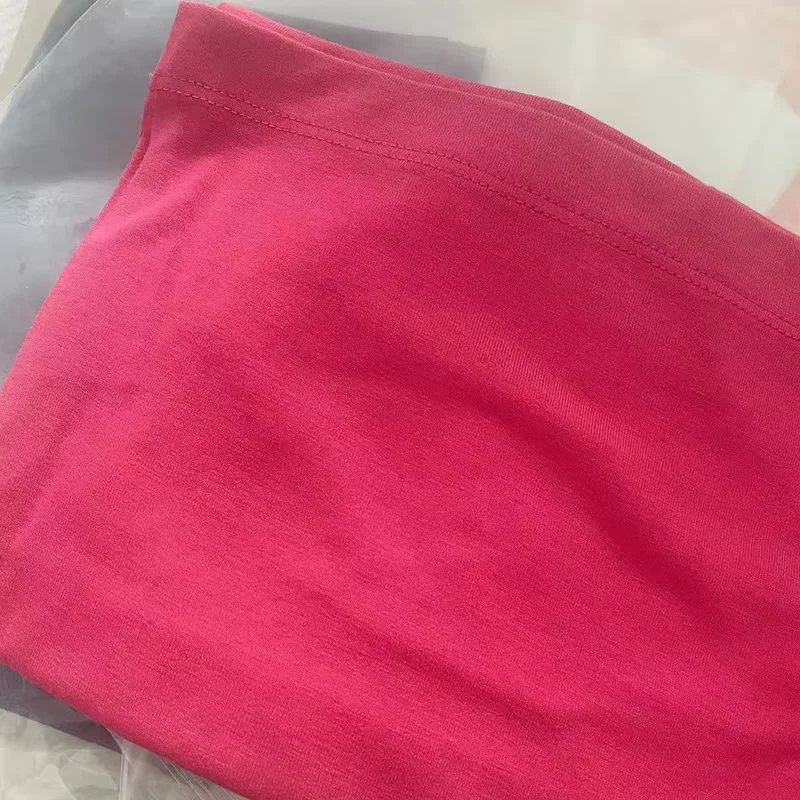 Komin z wełny merino 100% — lekki szalik narciarski unisex 150GSM Róża czerwona