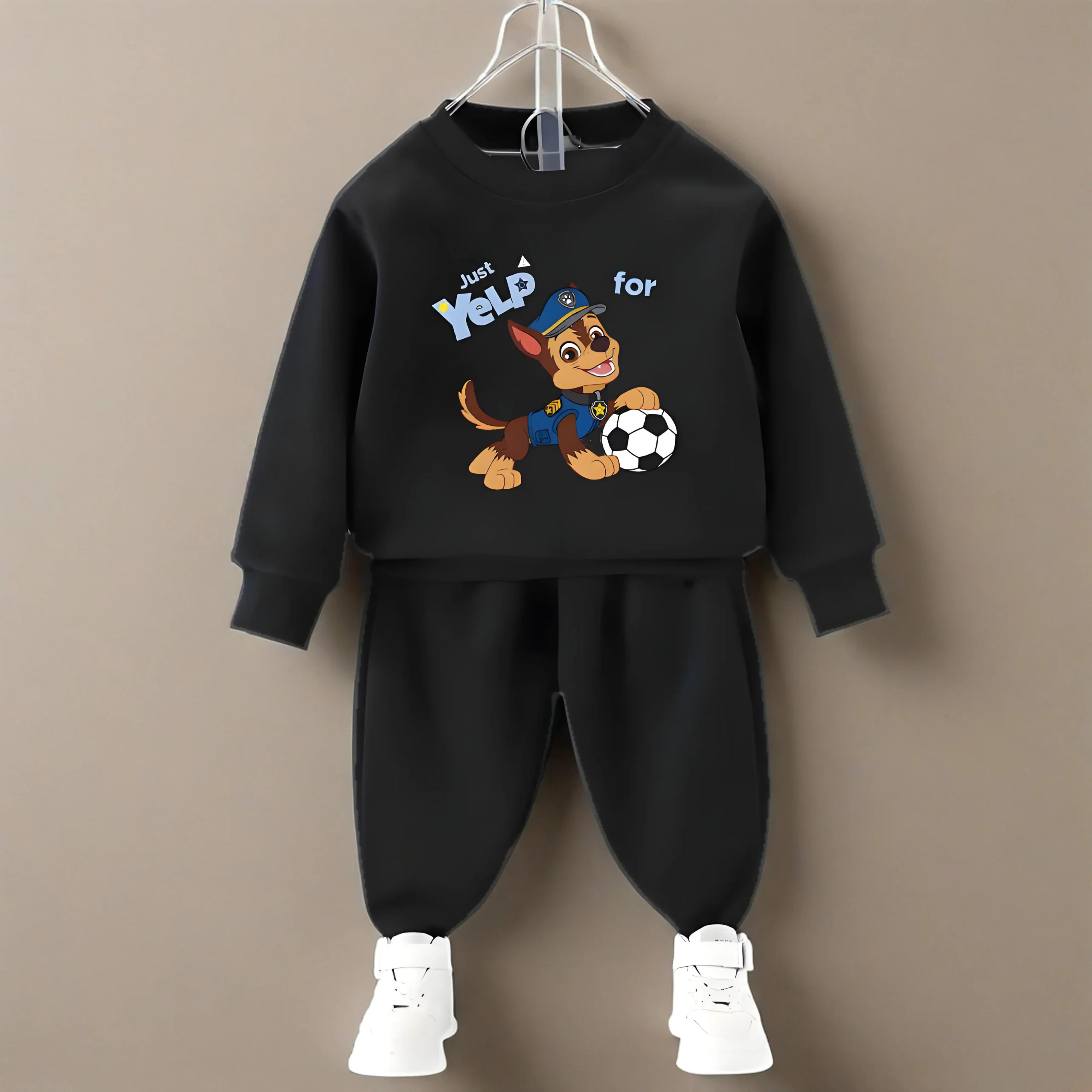 Komplet dresowy dla chłopca - bluza z kapturem i spodnie Black2