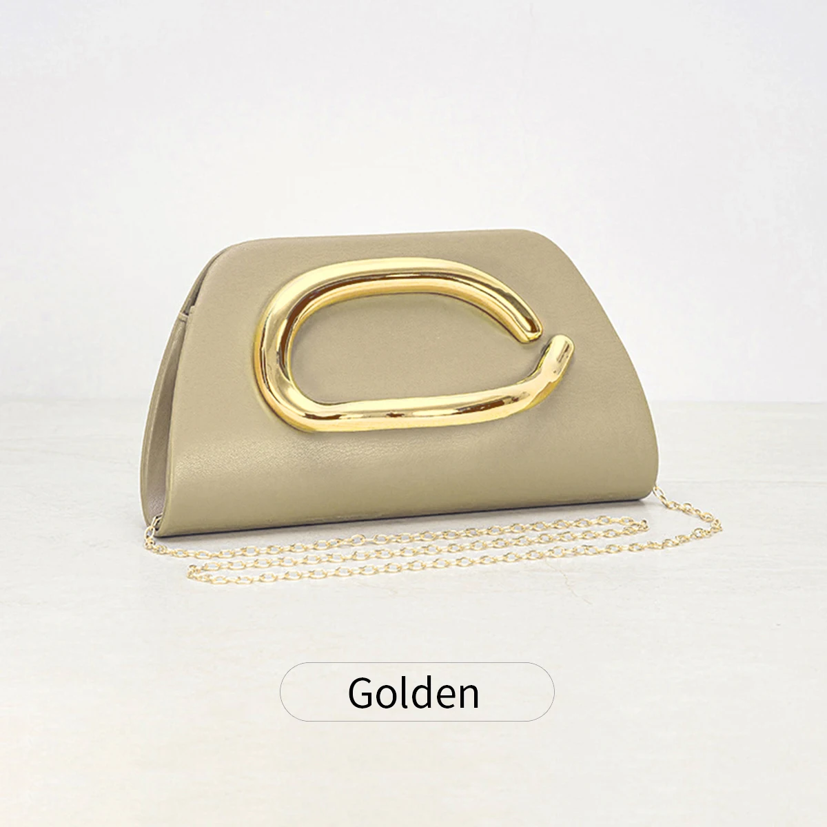 Elegancka kopertówka wieczorowa ze złotą klamrą i łańcuszkiem Wy4307 złoty