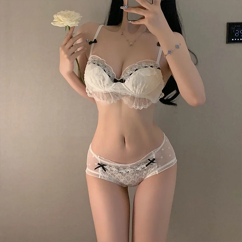 Koronkowy biustonosz Lolita bez fiszbin z push-up dla małej biustu Beżowy