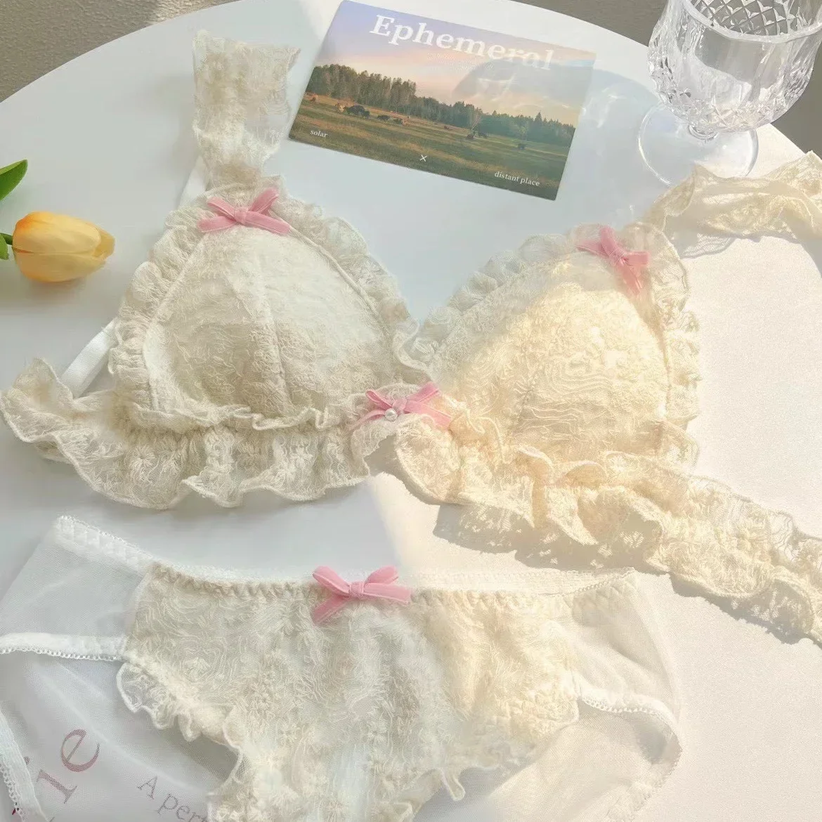 Koronkowy biustonosz bralette retro bez fiszbin z frędzlami Kolba