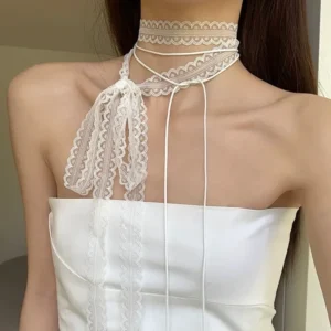 Koronkowy choker damski z kokardką Biały