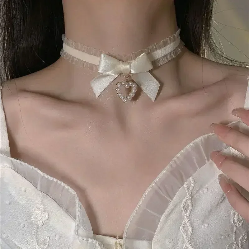 Koronkowy kołnierzyk choker w stylu Lolita z kokardką Beżowy