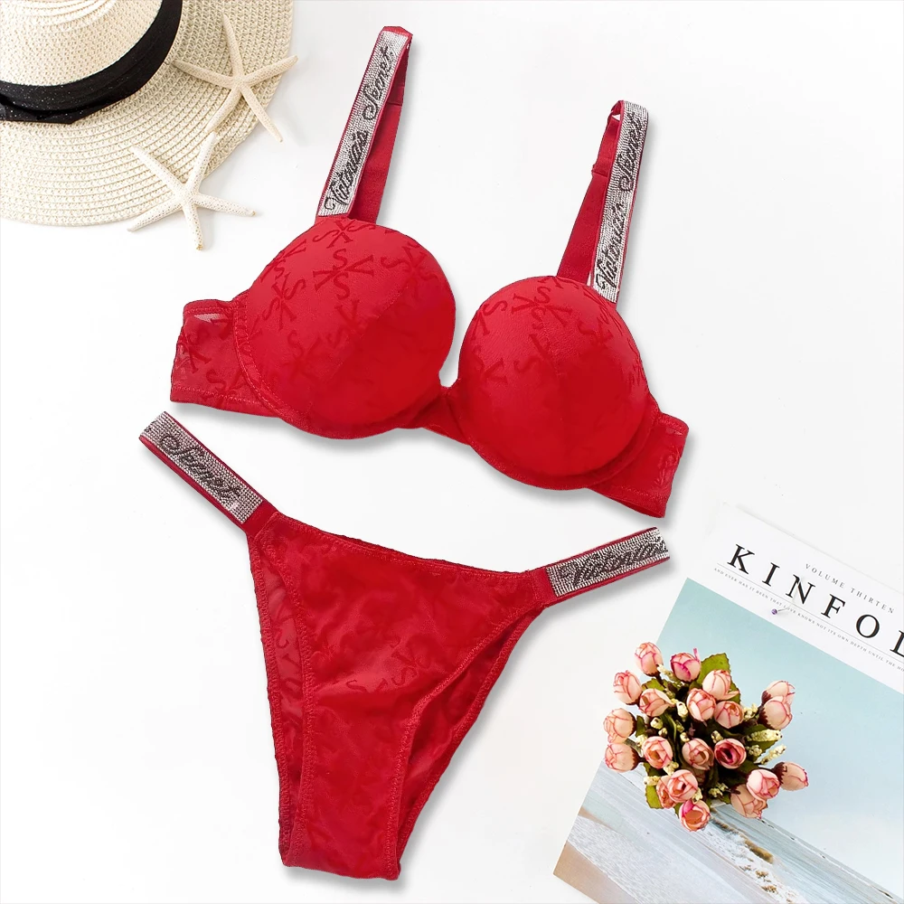 Koronkowy komplet bielizny damskiej - bralette i figi Vs132