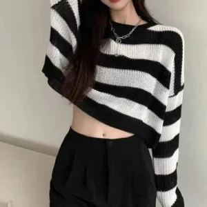 Krótki sweter oversize w paski dla kobiet Biały