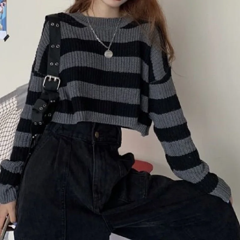 Krótki sweter oversize w paski dla kobiet Czarny