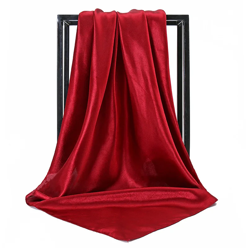 Elegancka kwadratowa apaszka 90x90 cm z imitacji jedwabiu C 04
