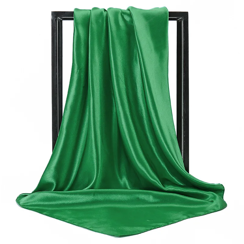 Elegancka kwadratowa apaszka 90x90 cm z imitacji jedwabiu C 11