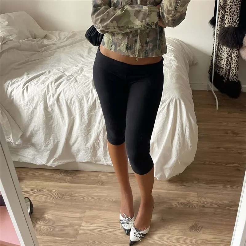 Legginsy capri Y2K z niskim stanem dla kobiet – dopasowane i elastyczne Czarny