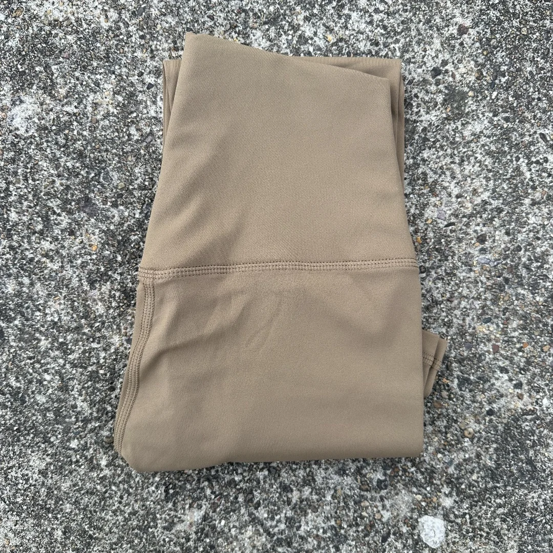 Bezszwowe legginsy do jogi z wysokim stanem i kieszenią Khaki