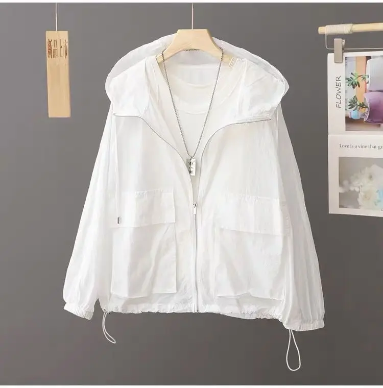 Lekka kurtka przeciwsłoneczna z kapturem oversize plus size Biały