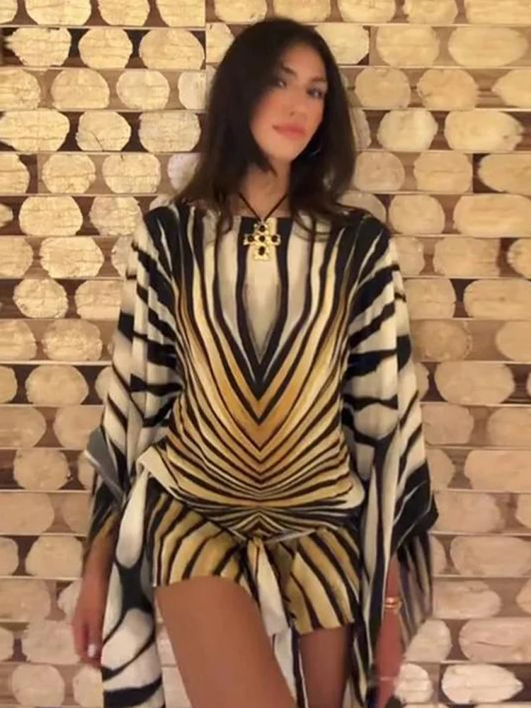 Letni komplet damski z bluzką halter i szerokimi spodniami Dress