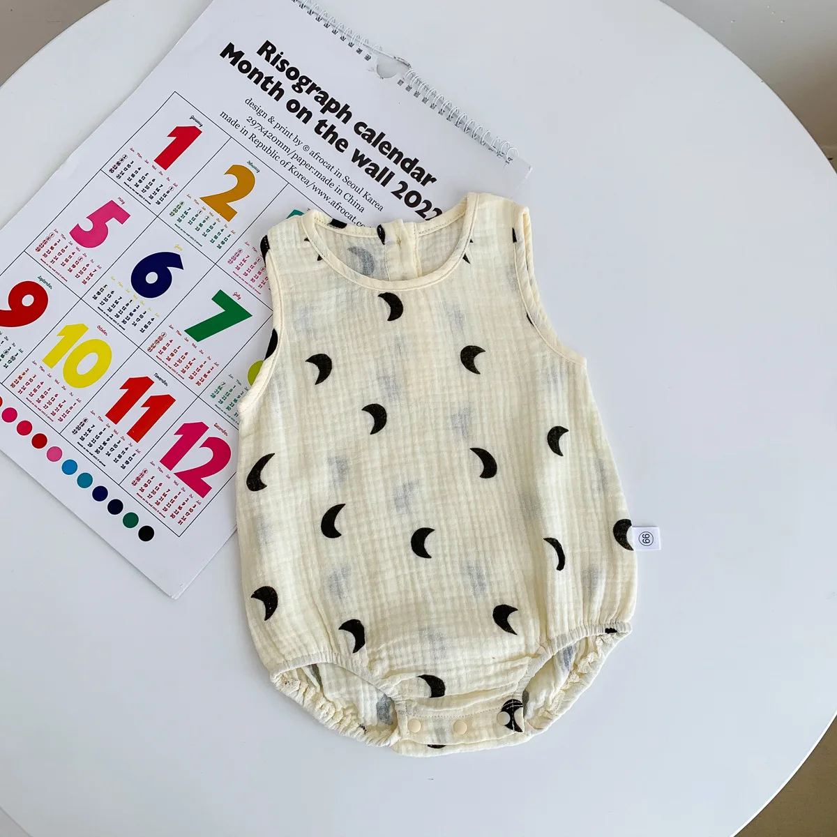 Letnie body niemowlęce z lekkiej bawełny Moon