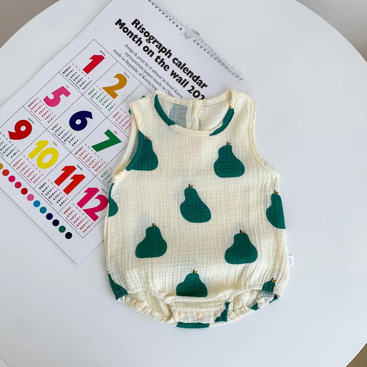 Letnie body niemowlęce z lekkiej bawełny Pear